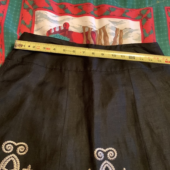 NWOT connection 18 black skirt with appliqué. Size medium. - Picture 9 of 12